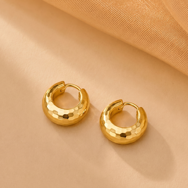 NOORI Hammered Chunky Hoop Earrings 18K Gold Plated