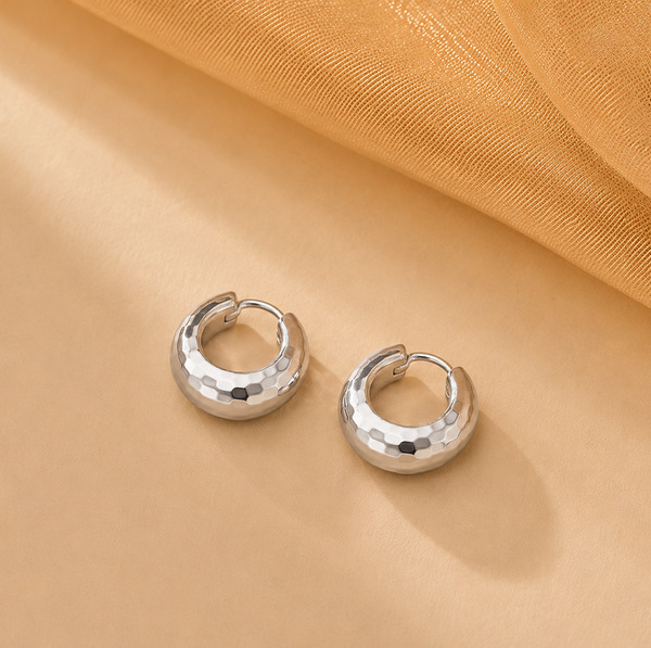 NOORI Hammered Chunky Hoop Earrings 18K Gold Plated