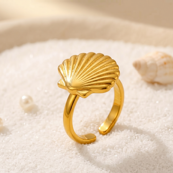 NOORI Shell Fan Adjustable Open Ring 18K Gold Plated