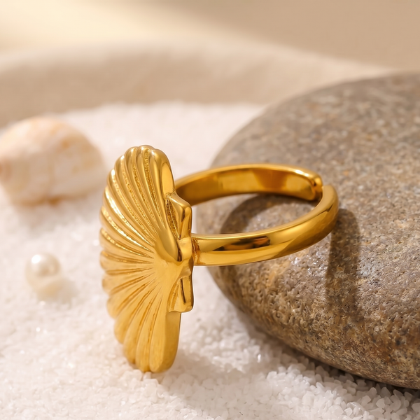 NOORI Shell Fan Adjustable Open Ring 18K Gold Plated